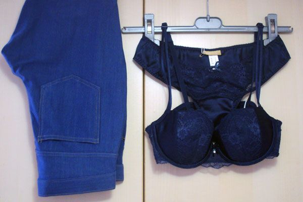 modemoiselle, fashion blog, napoli, recensione, goldenpoint, shop on-line, shopping, denim leggings, philippe matignon, completino satin pizzo