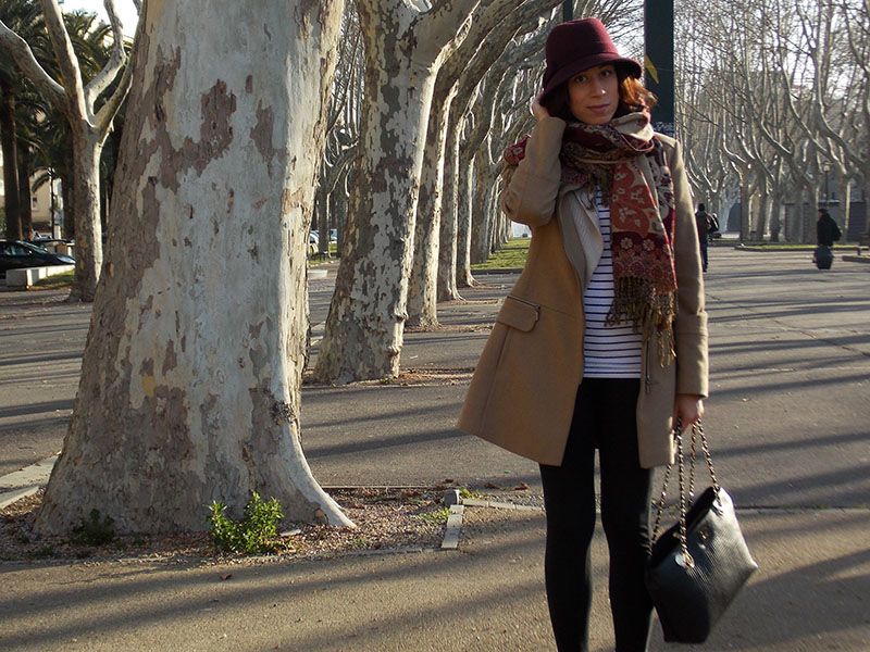 modemoiselle, fashion blogger, outfit, come abbinare, cappotto cammello, cappello, burgundy, sneakers zeppa, borsa trapuntata