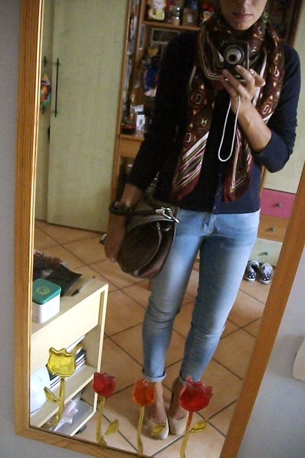 modemoiselle, fashion blogger, outfit, basic, cardigan, jeans, sciarpa, come abbinare, outfit autunnale, pumps, blu