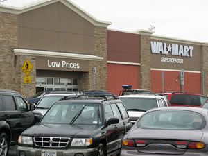 Shelves cleared by Wal-Mart of the 3G iPhones for the 4G iPhones