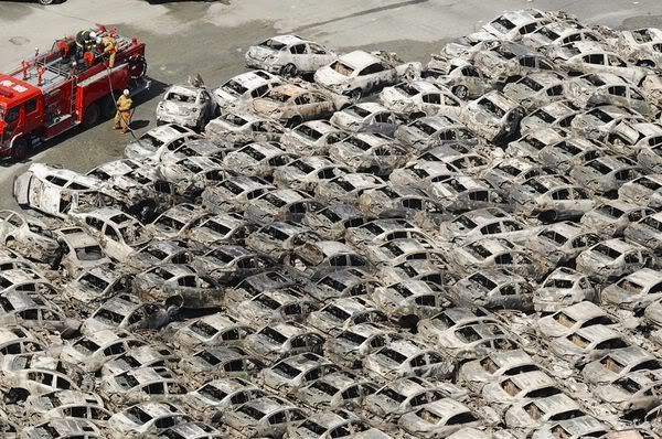 burned-cars-hitachi-harbour_33230_6.jpg