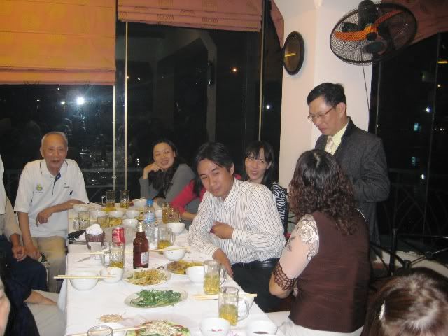 http://i682.photobucket.com/albums/vv185/btmit2006/Thayhuynh50-Dangdep-BGCD-Ngocanhonline-NguyenHoa.jpg