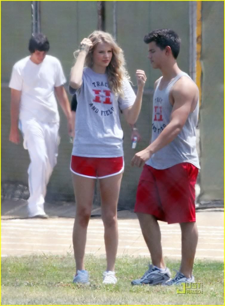 taylor swift and taylor lautner valentine. taylor lautner taylor swift