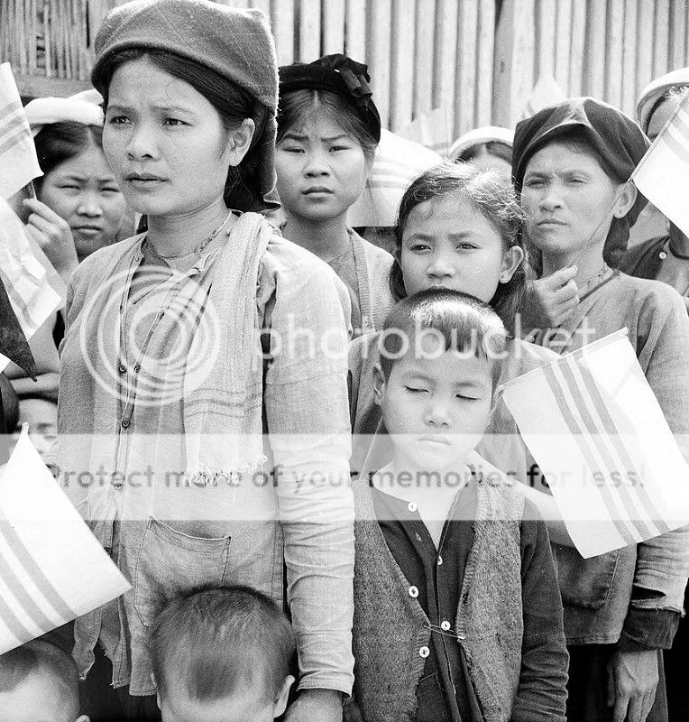  photo 1950 Group of women and children holding State of Vietnam flags_zps3r3jjfuh.jpg